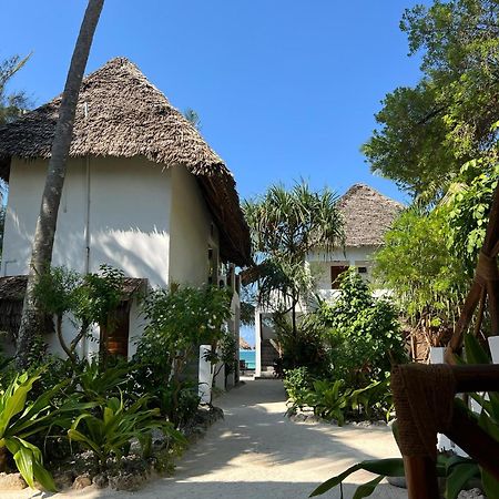 Helwas Zanzibar Beach Hotel Бвейю Екстер'єр фото