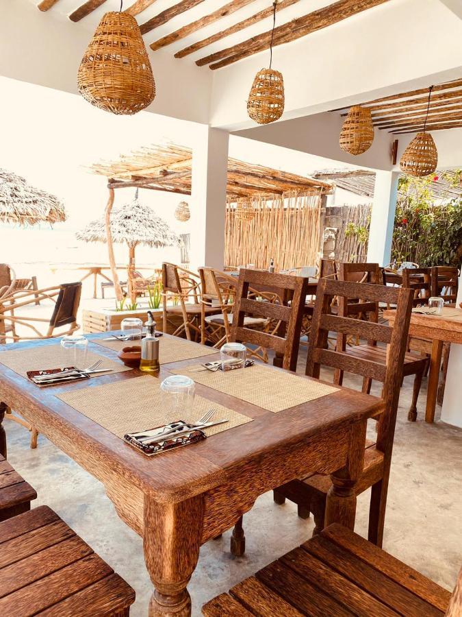 Helwas Zanzibar Beach Hotel Бвейю Екстер'єр фото
