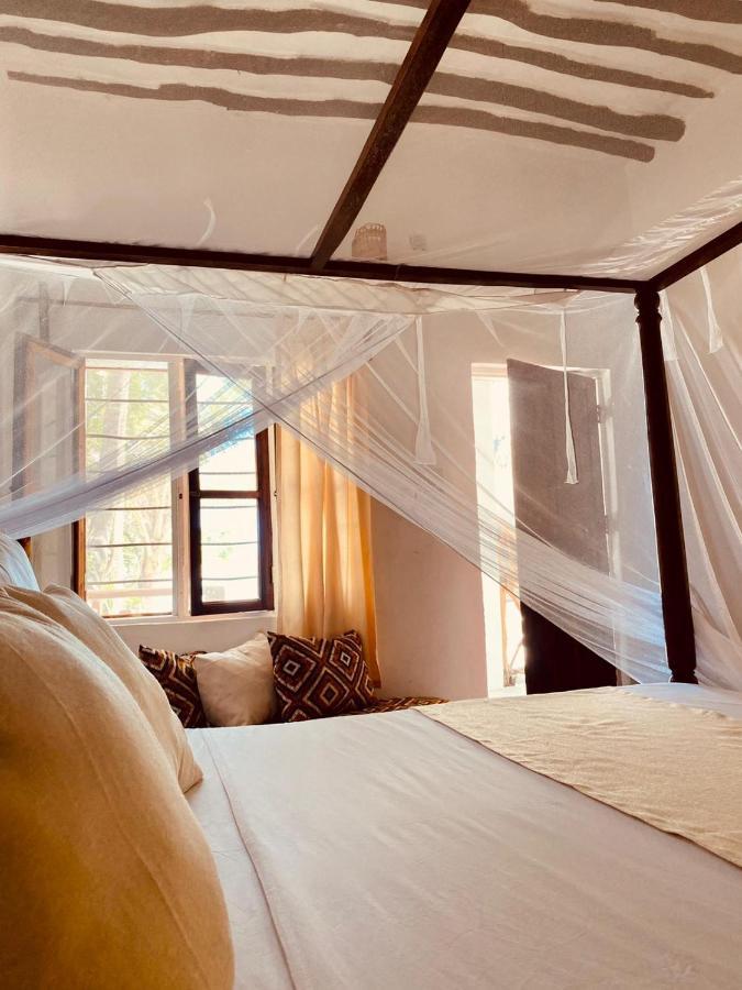 Helwas Zanzibar Beach Hotel Бвейю Екстер'єр фото