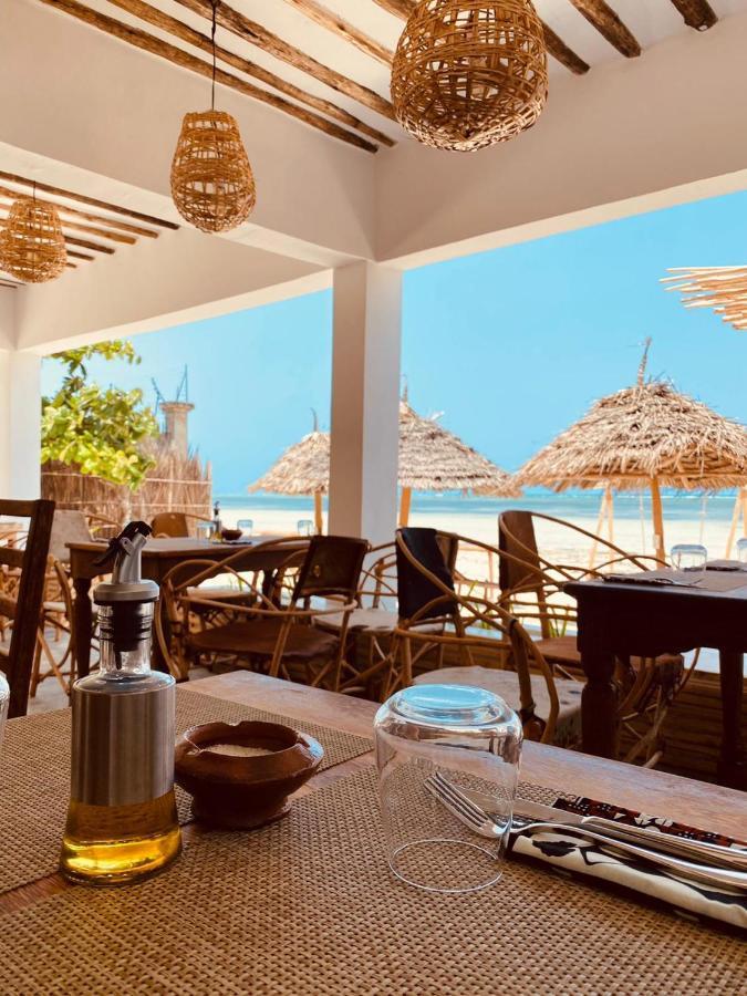 Helwas Zanzibar Beach Hotel Бвейю Екстер'єр фото