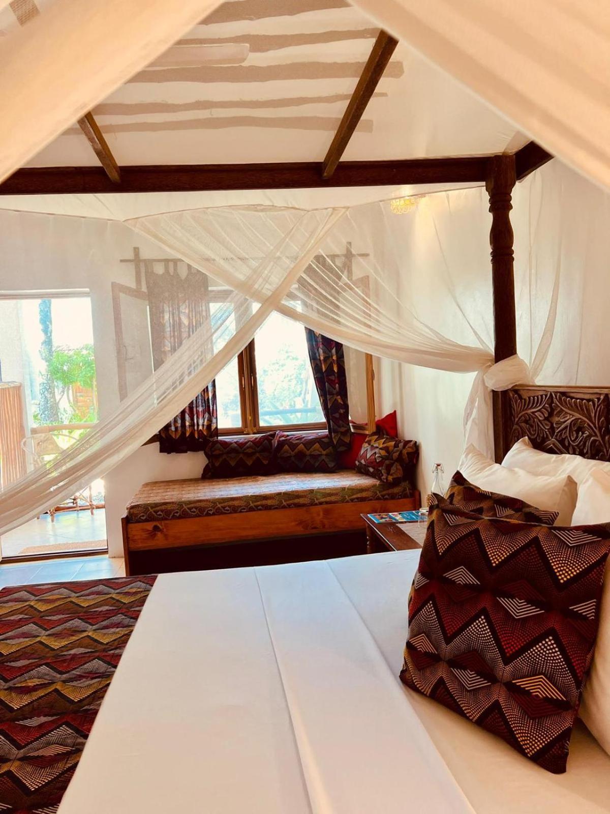 Helwas Zanzibar Beach Hotel Бвейю Екстер'єр фото