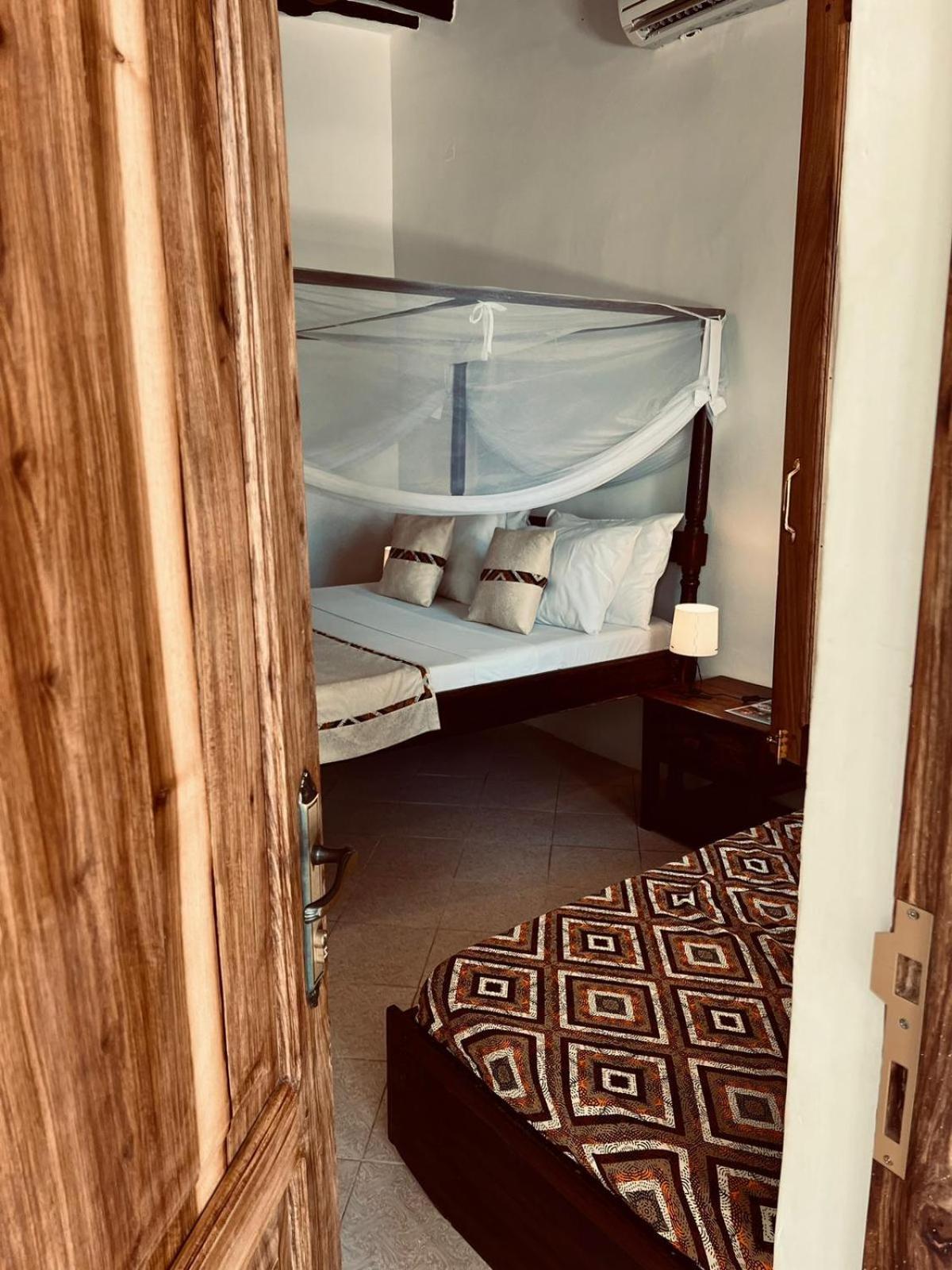 Helwas Zanzibar Beach Hotel Бвейю Екстер'єр фото