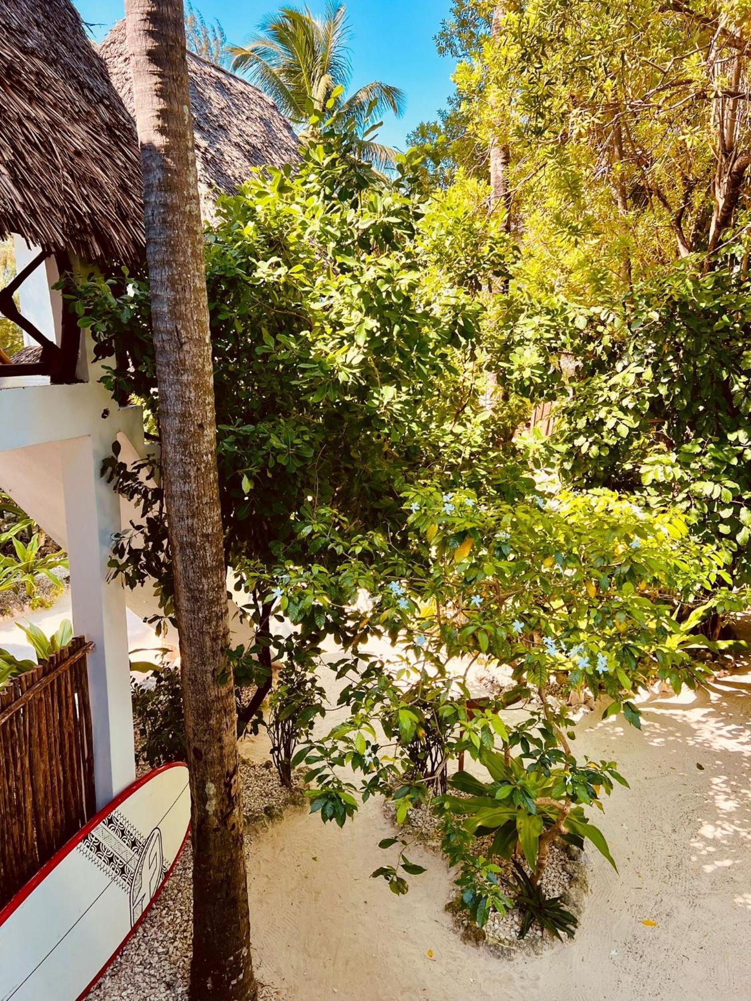 Helwas Zanzibar Beach Hotel Бвейю Екстер'єр фото